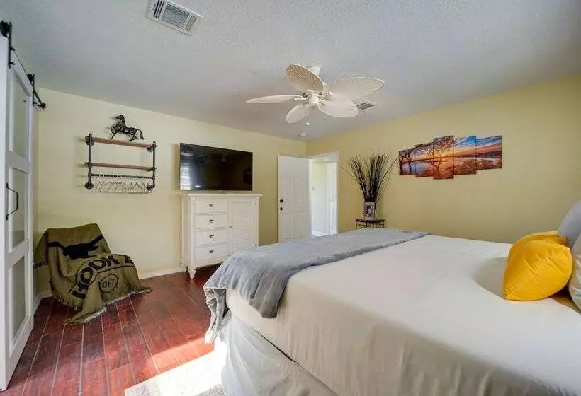 Pet Friendly New Braunfels Home W/ Game Room!