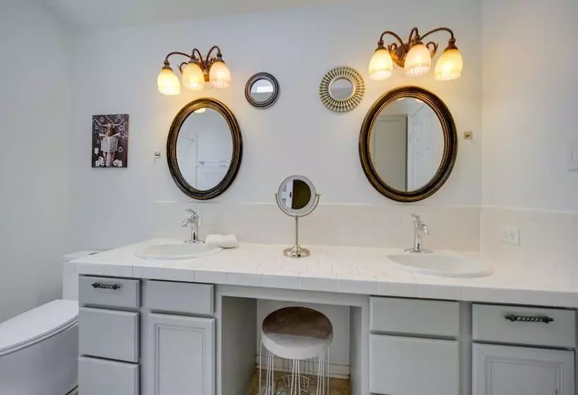 Pet Friendly New Braunfels Home W/ Game Room!