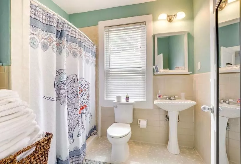 Pet Friendly St Augustine Home: Steps To Downtown!