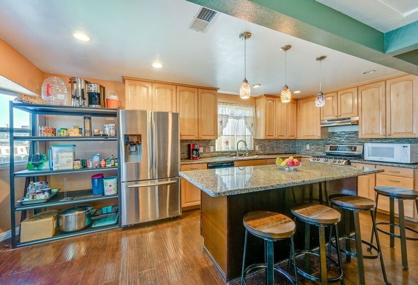 Spring Valley Family Home: 13 Mi To San Diego!