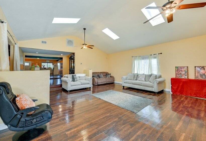 Spring Valley Family Home: 13 Mi To San Diego!