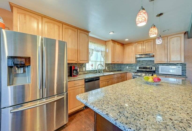 Spring Valley Family Home: 13 Mi To San Diego!