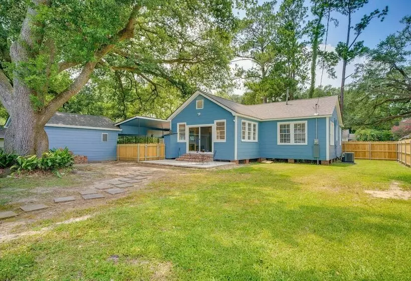 Relaxing Baton Rouge Retreat With Patio!