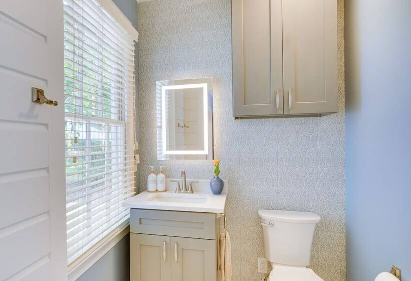 Relaxing Baton Rouge Retreat With Patio!