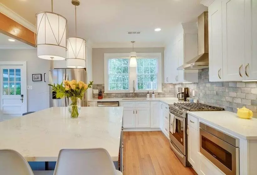 Relaxing Baton Rouge Retreat With Patio!