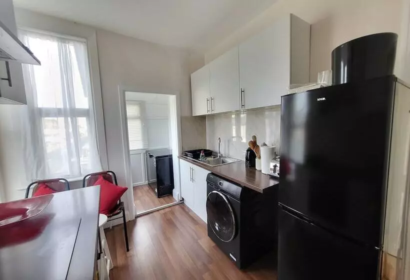 Residenssi Remarkable 1 Bed House The Entire First Floor