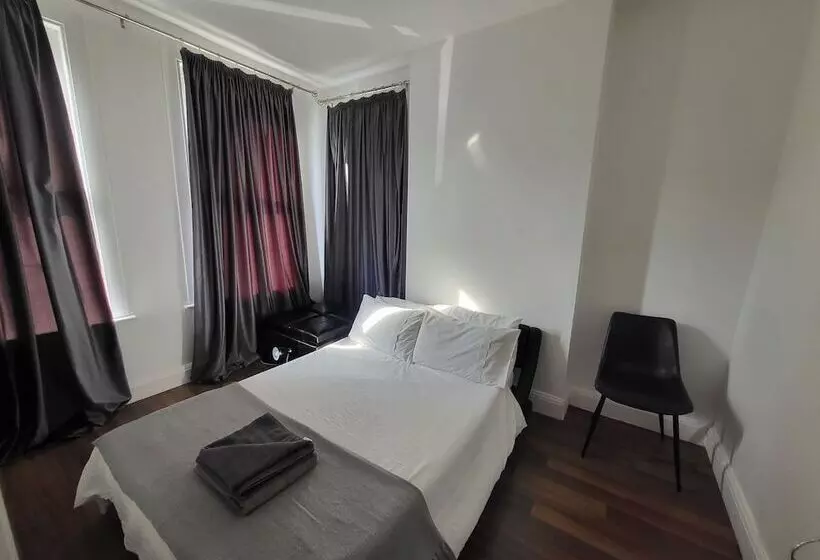 Residenssi Remarkable 1 Bed House The Entire First Floor