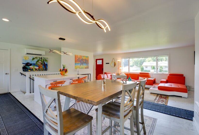 Rustic Retreat In Spokane Valley W/ Cozy Fireplace