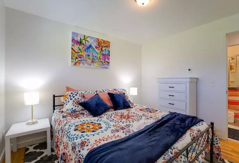 Rustic Retreat In Spokane Valley W/ Cozy Fireplace