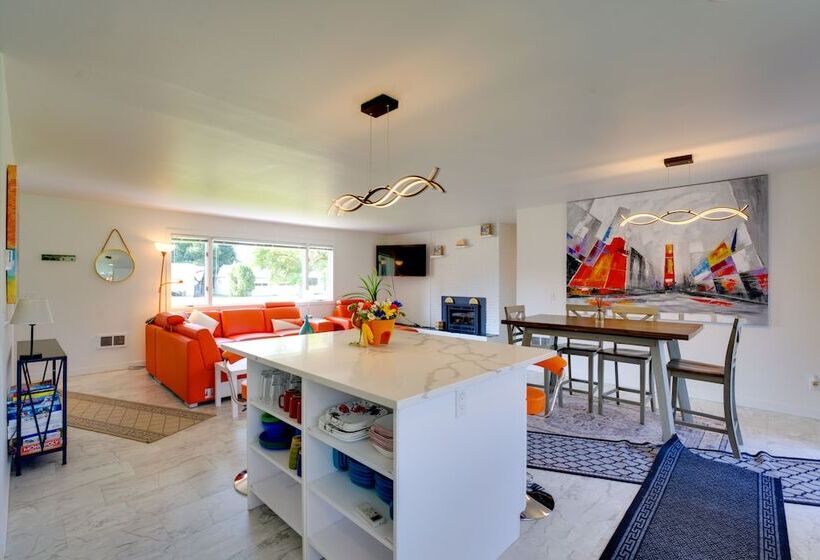 Rustic Retreat In Spokane Valley W/ Cozy Fireplace