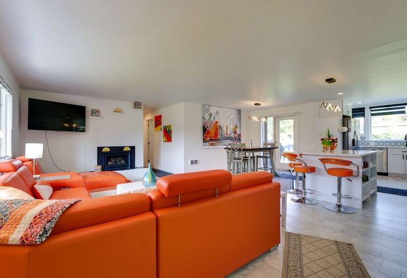 Rustic Retreat In Spokane Valley W/ Cozy Fireplace