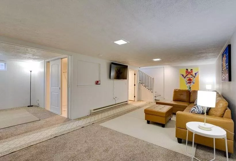 Rustic Retreat In Spokane Valley W/ Cozy Fireplace