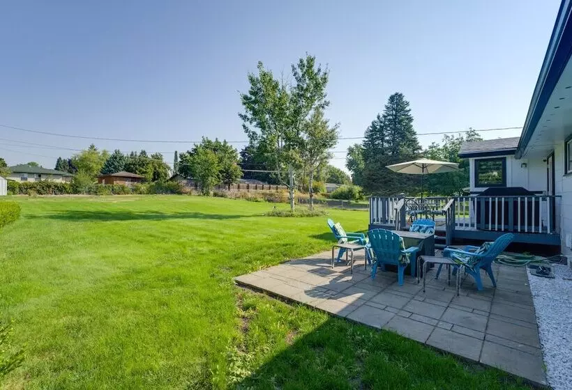 Rustic Retreat In Spokane Valley W/ Cozy Fireplace