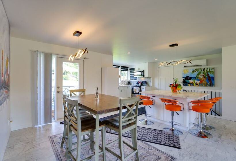 Rustic Retreat In Spokane Valley W/ Cozy Fireplace