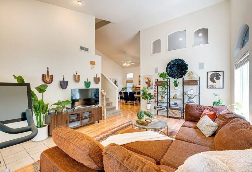 Sacramento Home W/ Fire Pit: 15 Mi To Downtown!