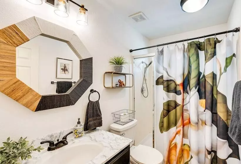Sacramento Home W/ Fire Pit: 15 Mi To Downtown!