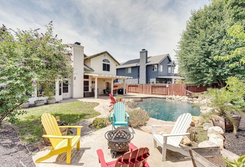 Sacramento Home W/ Fire Pit: 15 Mi To Downtown!