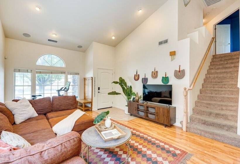 Sacramento Home W/ Fire Pit: 15 Mi To Downtown!