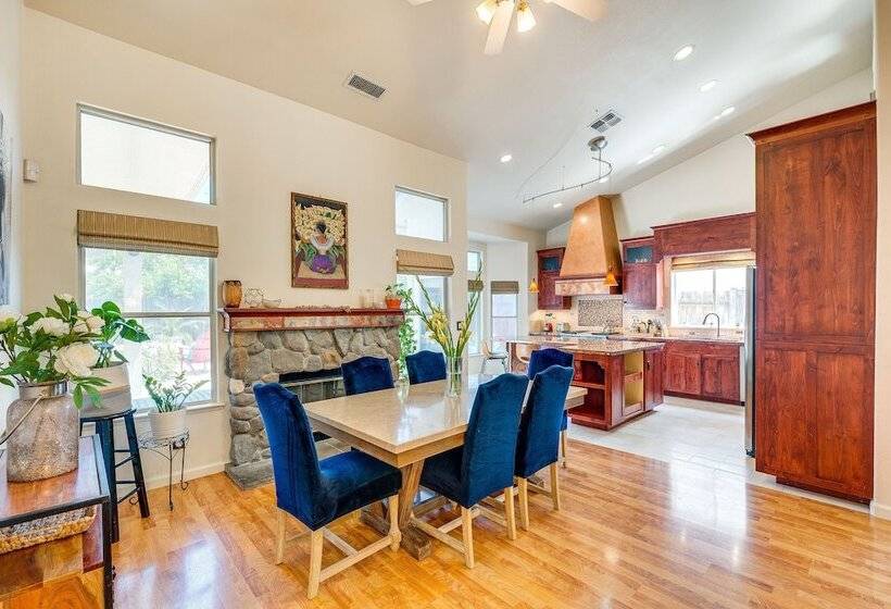 Sacramento Home W/ Fire Pit: 15 Mi To Downtown!