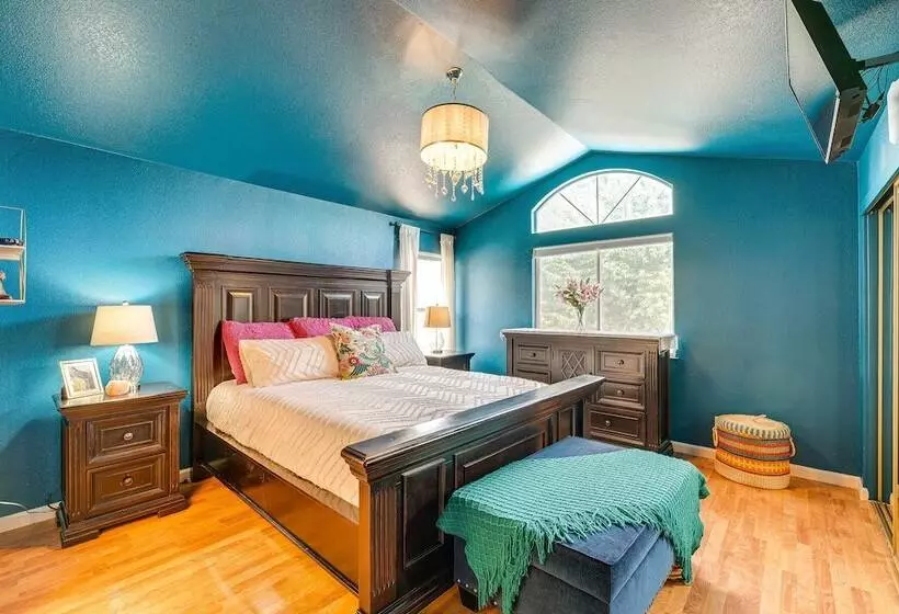 Sacramento Home W/ Fire Pit: 15 Mi To Downtown!