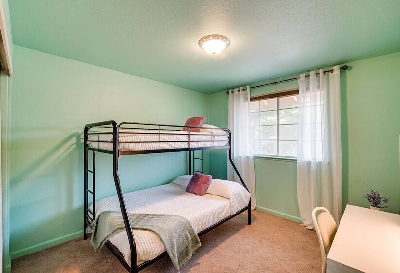 Sacramento Home W/ Fire Pit: 15 Mi To Downtown!