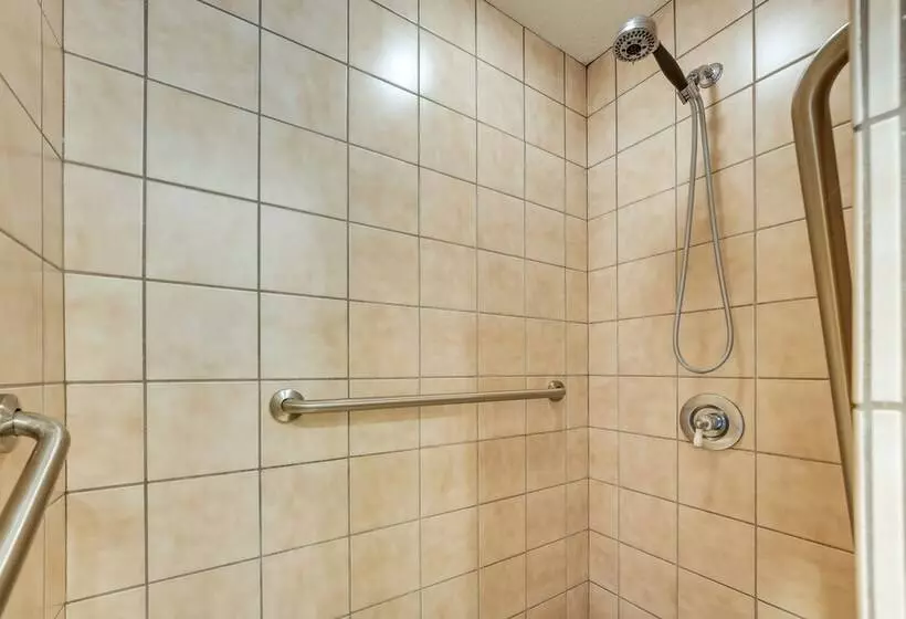 Eagle Rock Gem On Table Rock Lake W/ Decks & Grill