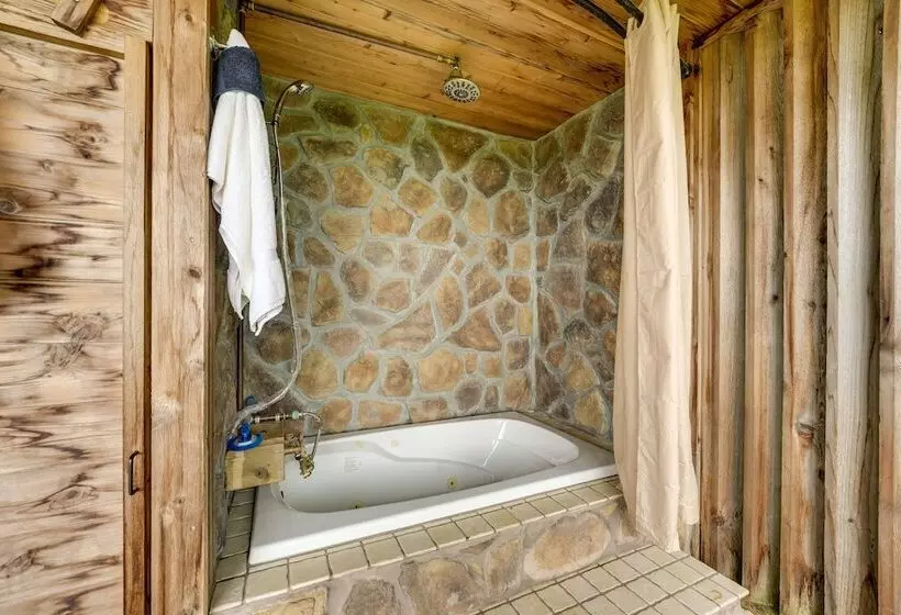 Eagle Rock Gem On Table Rock Lake W/ Decks & Grill