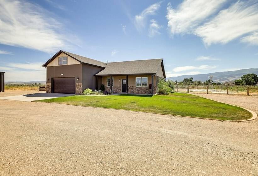 Secluded Home Near Hiking + Downtown Cedar City!