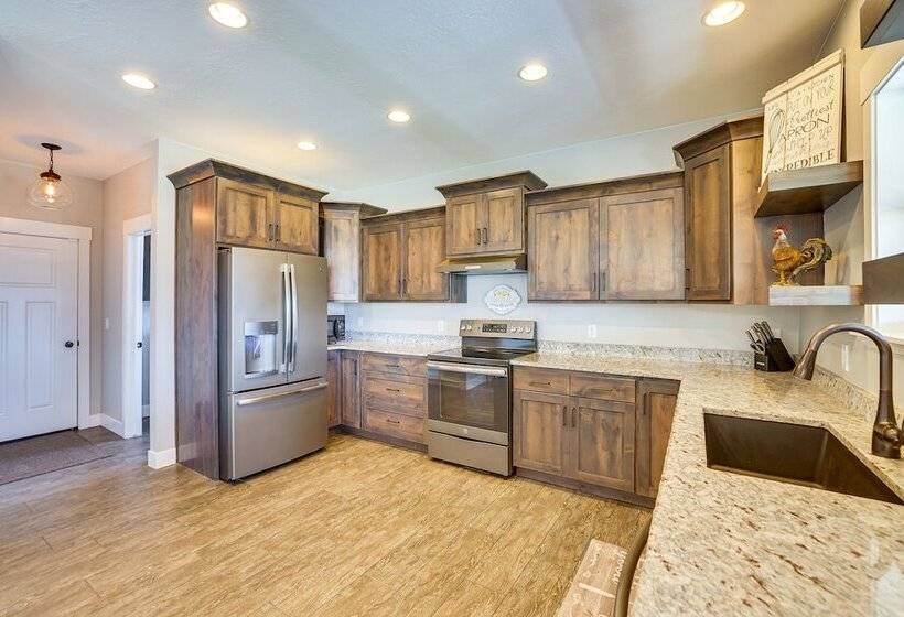 Secluded Home Near Hiking + Downtown Cedar City!