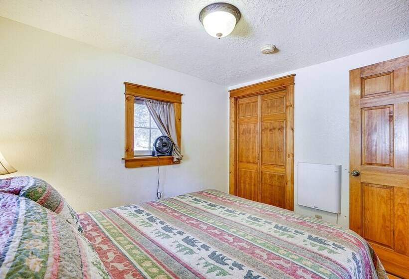 Secluded Stonewall Cabin W/ Mountain View!