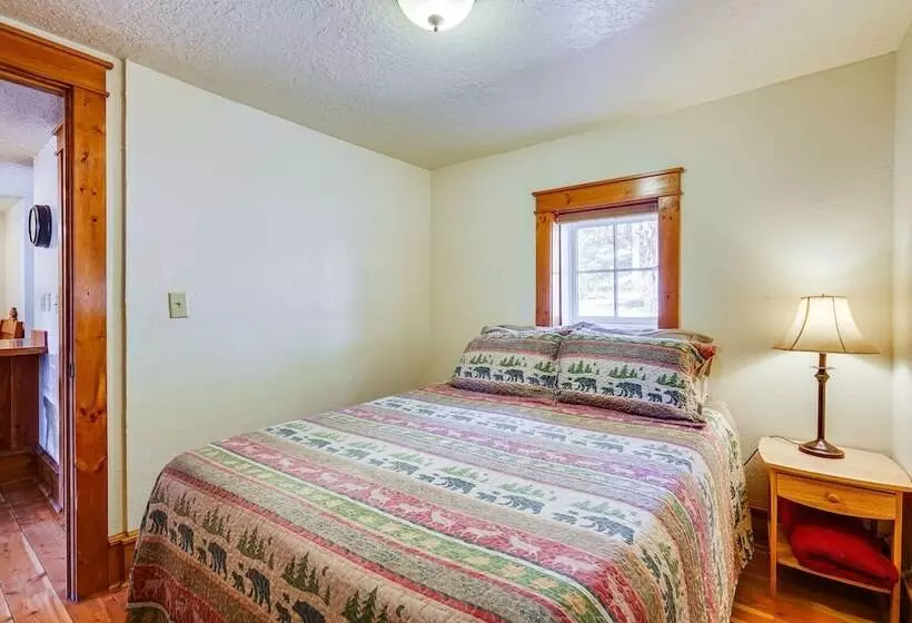 Secluded Stonewall Cabin W/ Mountain View!