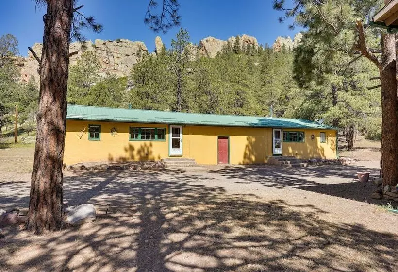 Secluded Stonewall Cabin W/ Mountain View!