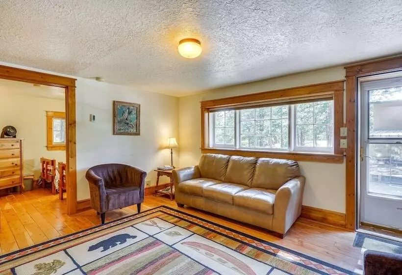 Secluded Stonewall Cabin W/ Mountain View!