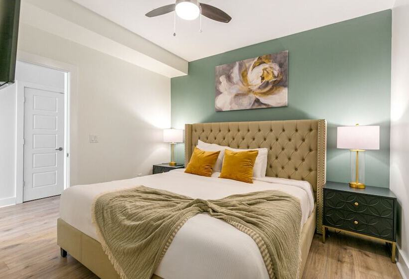 Spacious 4br Condo In New Orleans