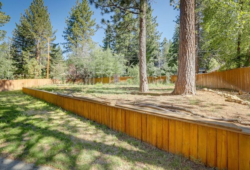 Spacious Tahoe City Retreat < 2 Mi To Lake Tahoe!