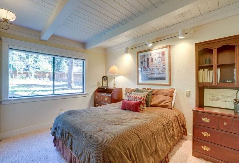 Spacious Tahoe City Retreat < 2 Mi To Lake Tahoe!