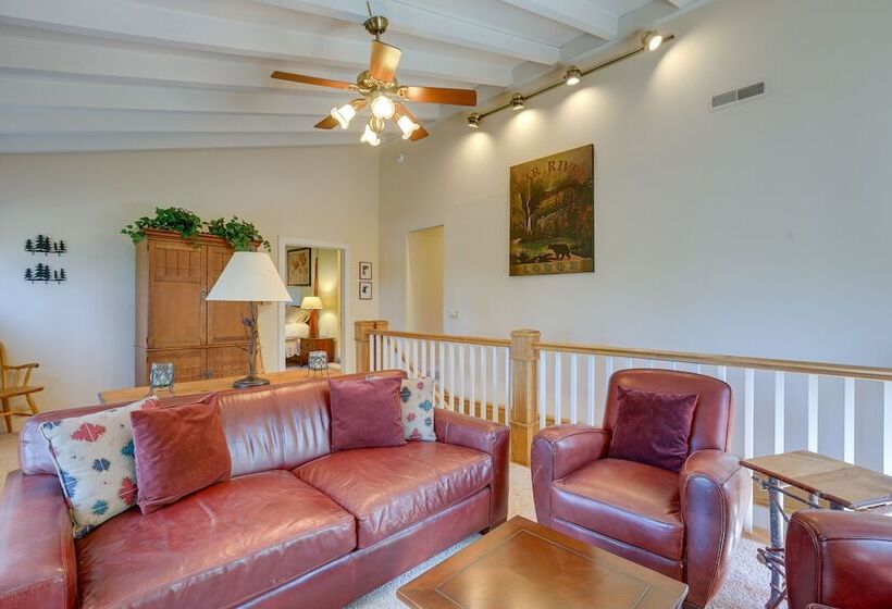 Spacious Tahoe City Retreat < 2 Mi To Lake Tahoe!