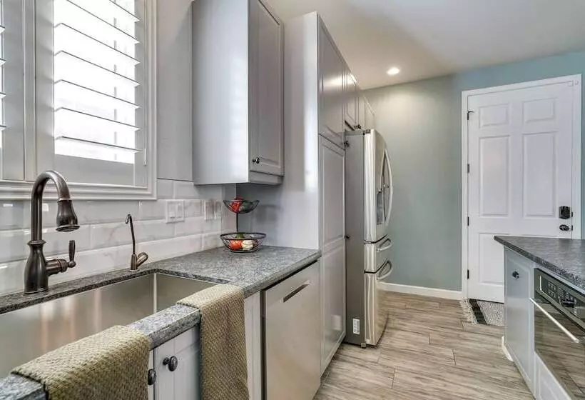 Sun Kissed Lake Havasu City Oasis W/ Private Pool