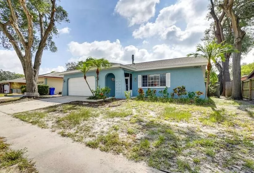 Near Busch Gardens: Sunny Florida Retreat W/ Pool!