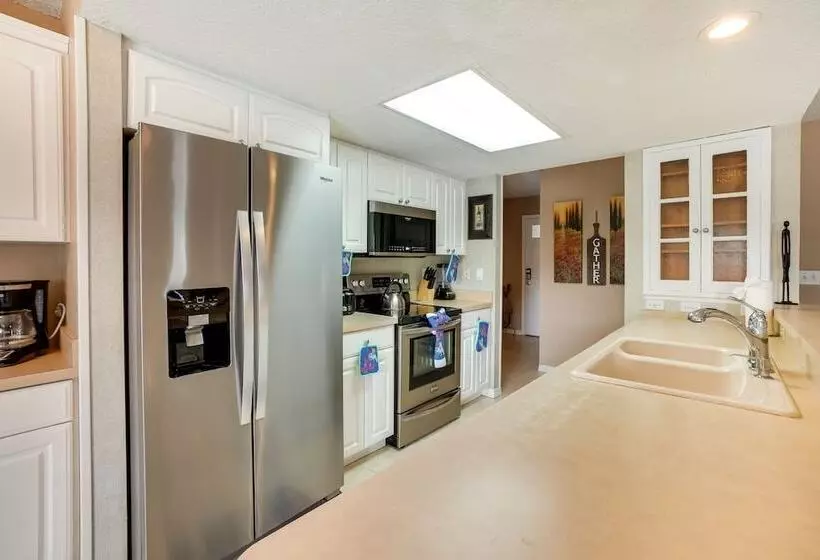 Near Busch Gardens: Sunny Florida Retreat W/ Pool!