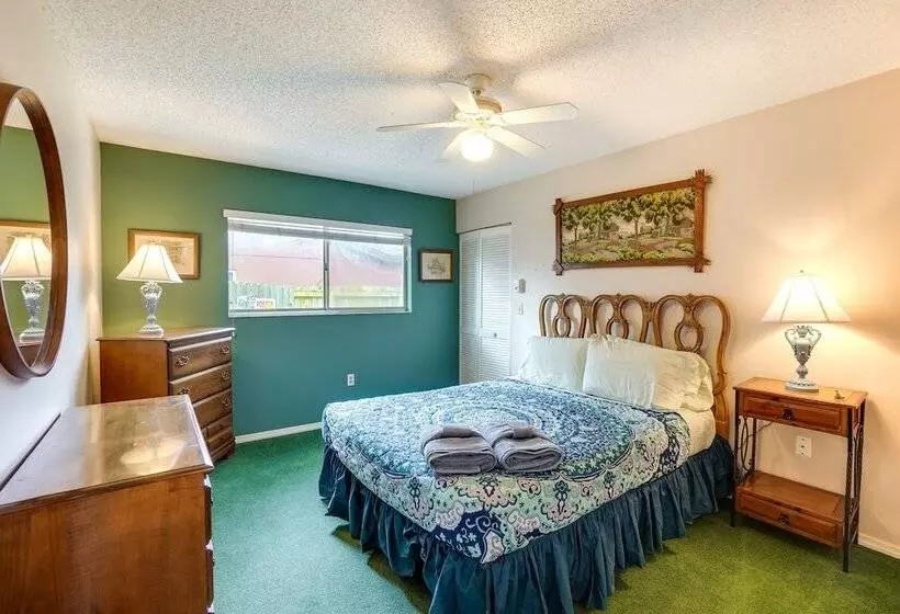 Near Busch Gardens: Sunny Florida Retreat W/ Pool!