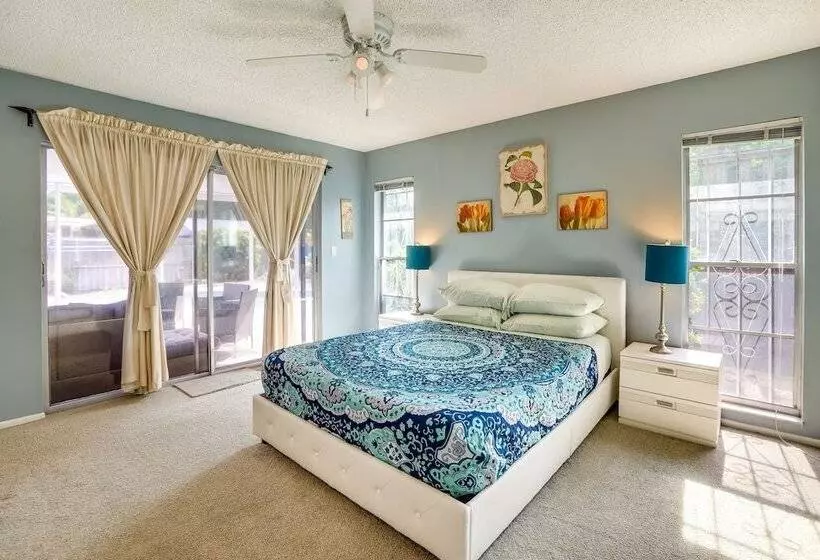 Near Busch Gardens: Sunny Florida Retreat W/ Pool!