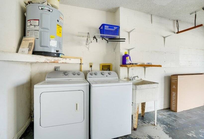 Near Busch Gardens: Sunny Florida Retreat W/ Pool!