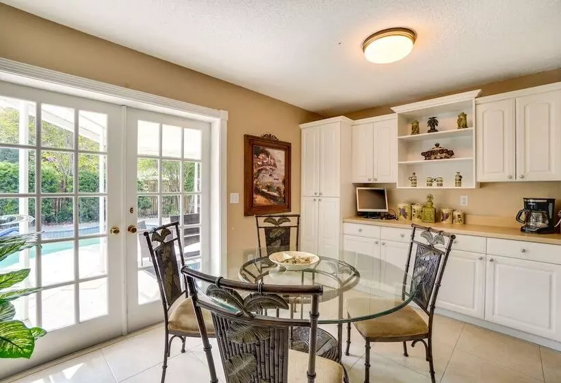 Near Busch Gardens: Sunny Florida Retreat W/ Pool!