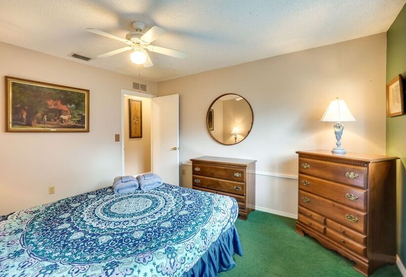 Near Busch Gardens: Sunny Florida Retreat W/ Pool!