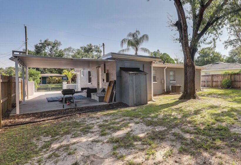 Tampa Home W/ Patio   1 Mi To Busch Gardens!