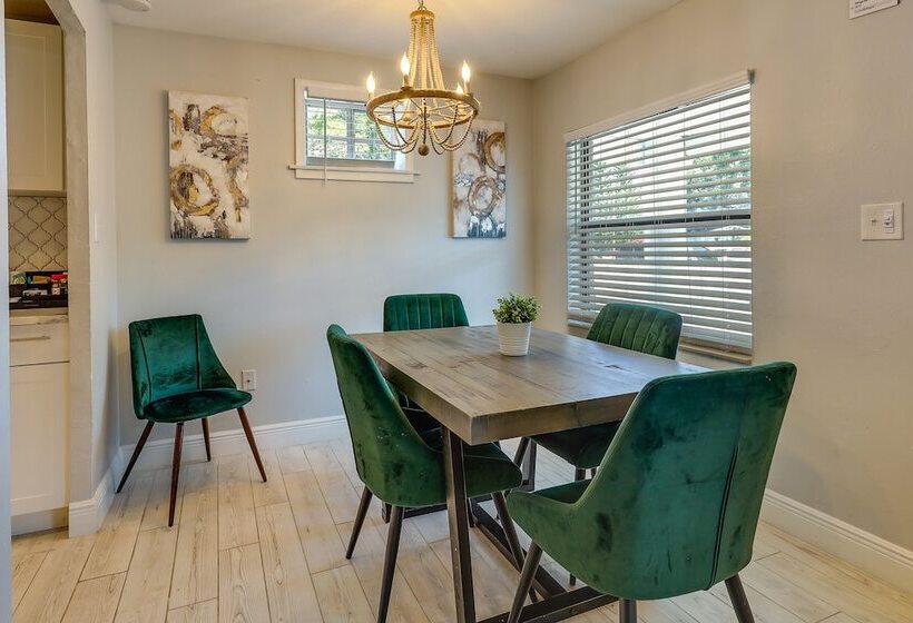 Tampa Home W/ Patio   1 Mi To Busch Gardens!