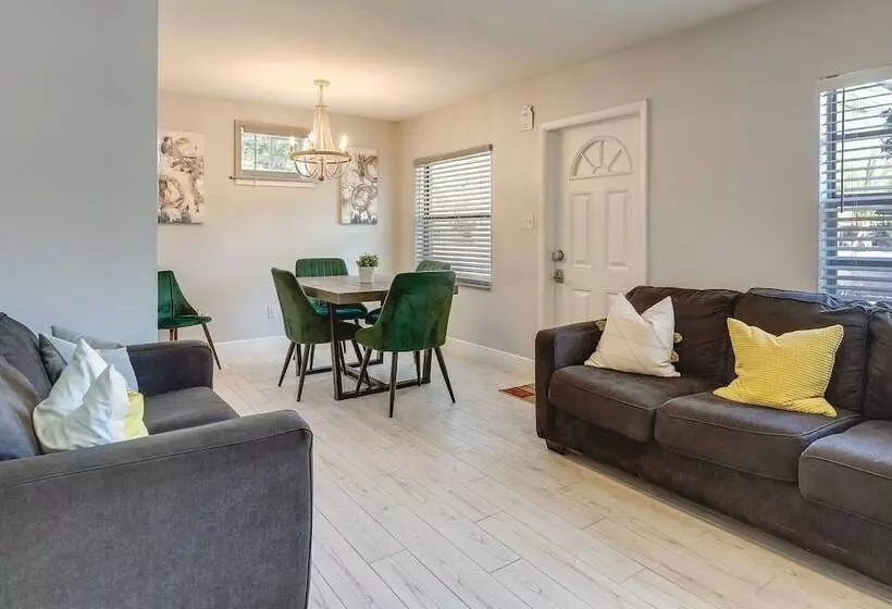 Tampa Home W/ Patio   1 Mi To Busch Gardens!