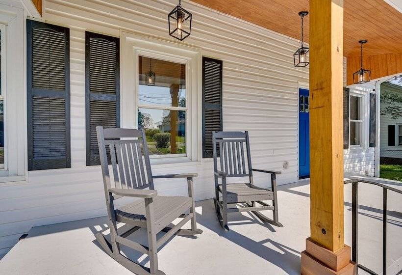 Updated Greenville Home W/ Backyard!