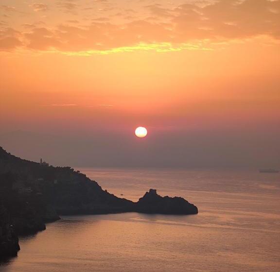 Хостел Holiday Double